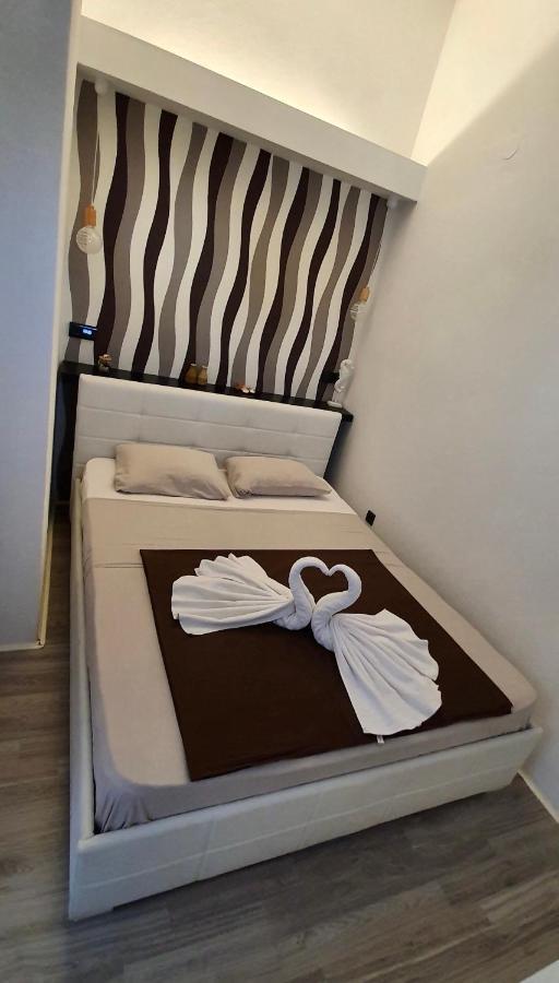 Apartmani Tatic Stinjan ภายนอก รูปภาพ