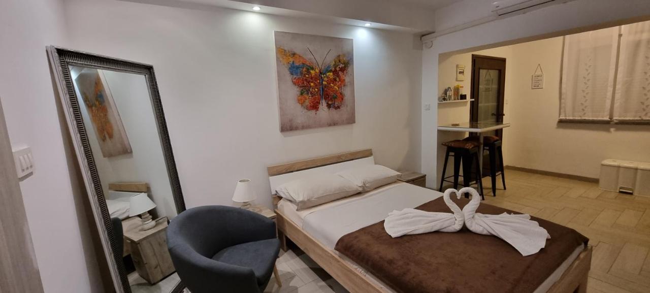 Apartmani Tatic Stinjan ภายนอก รูปภาพ