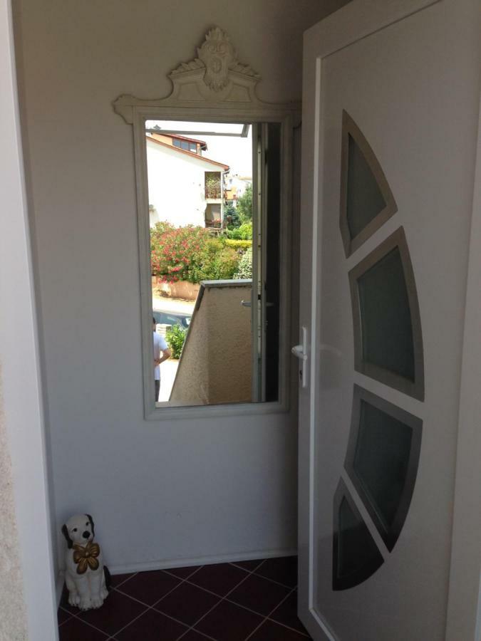 Apartmani Tatic Stinjan ภายนอก รูปภาพ