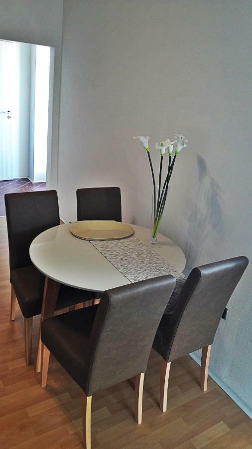 Apartmani Tatic Stinjan ภายนอก รูปภาพ